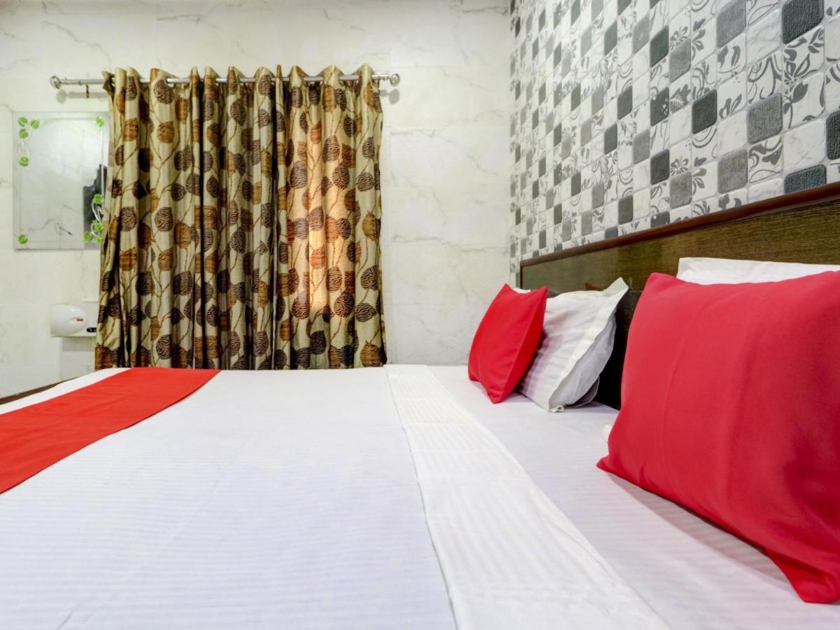 Oyo 77454 Hotel Prince Palace Patiāla Dış mekan fotoğraf