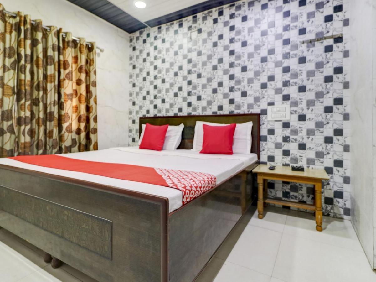 Oyo 77454 Hotel Prince Palace Patiāla Dış mekan fotoğraf