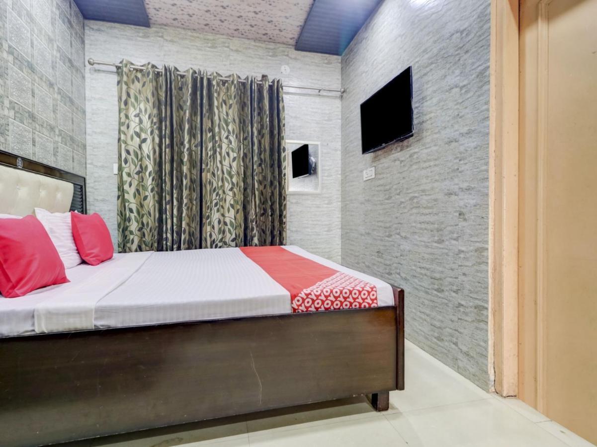 Oyo 77454 Hotel Prince Palace Patiāla Dış mekan fotoğraf