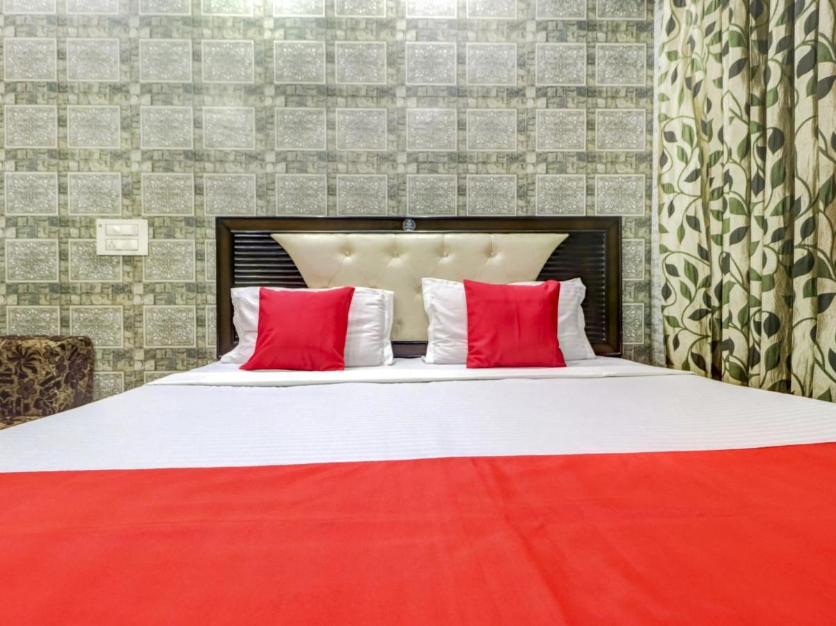 Oyo 77454 Hotel Prince Palace Patiāla Dış mekan fotoğraf