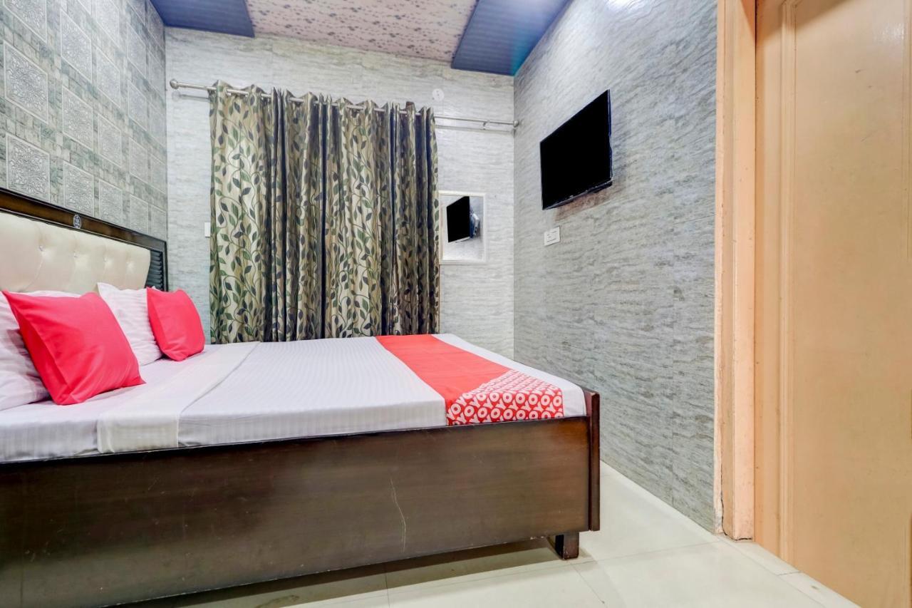 Oyo 77454 Hotel Prince Palace Patiāla Dış mekan fotoğraf