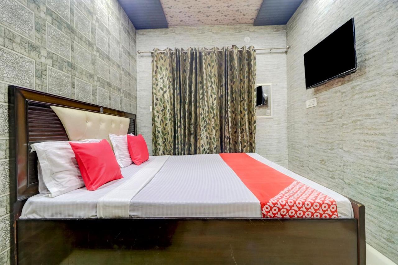 Oyo 77454 Hotel Prince Palace Patiāla Dış mekan fotoğraf