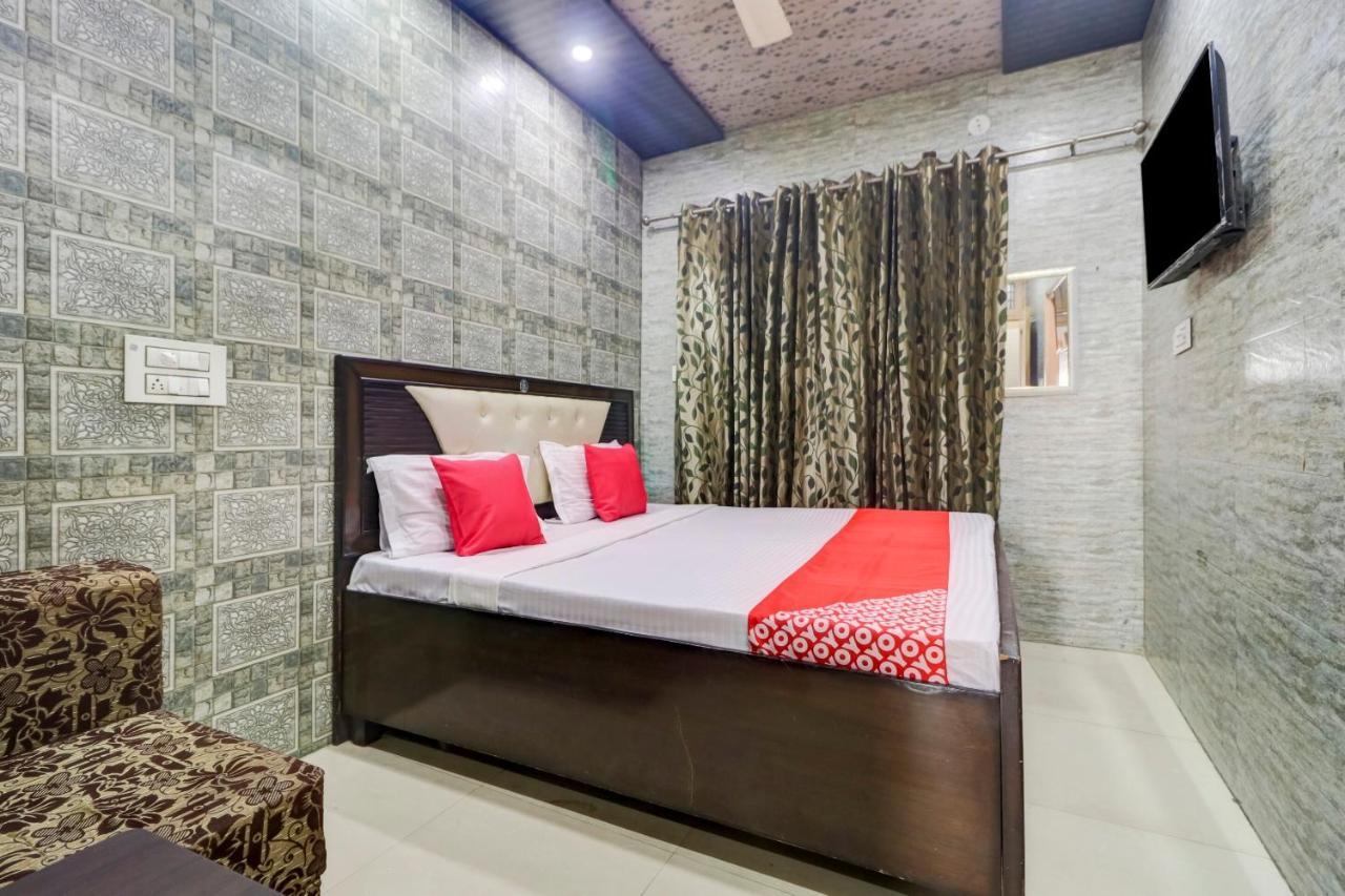 Oyo 77454 Hotel Prince Palace Patiāla Dış mekan fotoğraf
